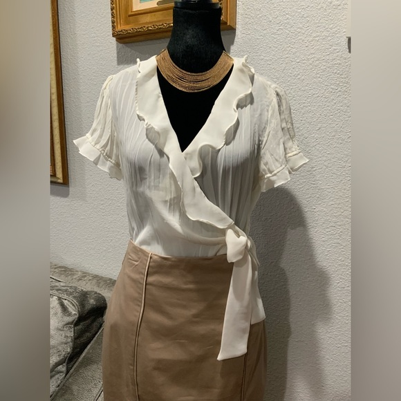 Set. Beige blouse and brownish skirt - Picture 11 of 14